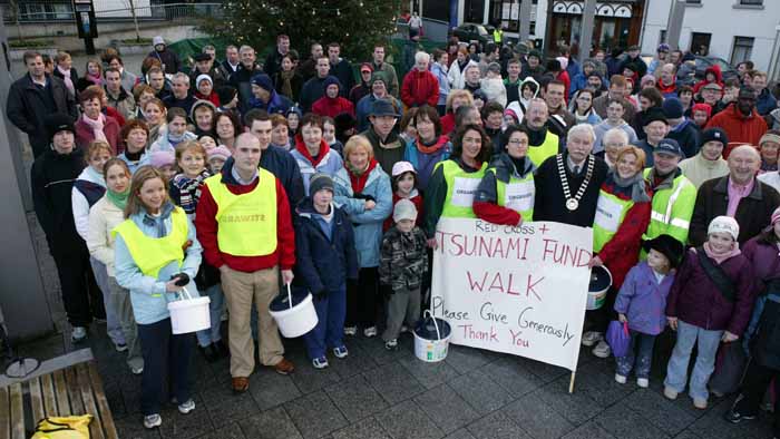 Walkers who raised 12,000 euro on Sunday 2nd Jan 2005 on the Charity Walk for the Tsunami Fund - about to begin their walk from Market Square, Castlebar. Photo Michael Donnelly 