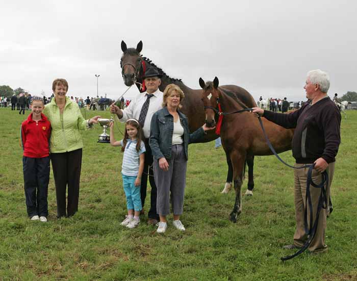 Pauline Prendergast presents the James Prendergast Memorial Cup (sponsored by Pat and Pauline Prendergast) for Best Mare to breed a hunter with a foal, to Billy OMalley, Ballinrobe, at the 88th Claremorris Agricultural Show, included in photo from left: Ciara King, Pauline Prendergast, Aine Billy and Anne OMalley Ballinrobe and Paddy OMalley. Photo:  Michael Donnelly
