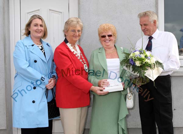 Bea Cannon, Claremorris is presented with the "Best Dressed Lady" Award (Thomas Sabo jewellery) at Claremorris Agricultural Show by Dorothea Lazenby, National Chairman of the Irish Shows Association, (prize sponsored by Robert Blacoe Jewelllers, Claremorris and Galway; Included in photo are Mary Greally (Judge) and Frank Mitchell, Show Committee, who presents bouquet of flowers sponsored by Blathana. Photo:  Michael Donnelly