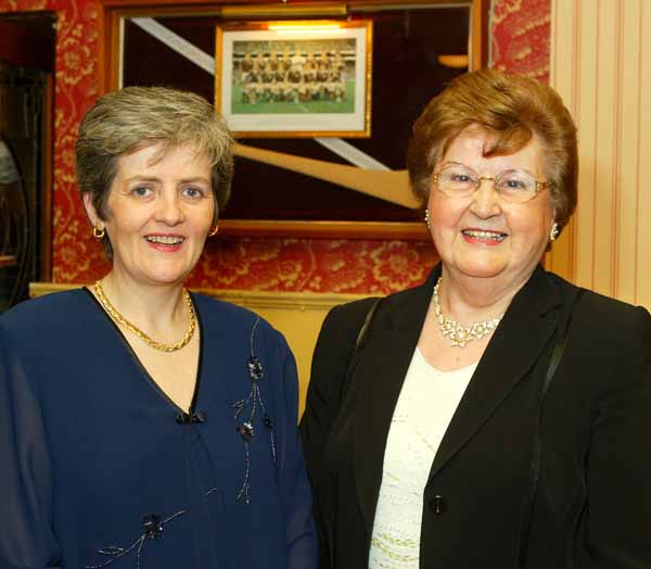 Paula ODonnell, Ballina pictured with her Auntie, Teresa Downes at the Muintir Maigh Eo Gallimh 35th Annual dinner Dance in the Sacre Coeur Hotel Salthill Galway. Photo Michael Donnelly