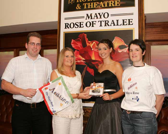 Making a presenention to Mayo Rose of TraleeAoibhinn N Shilleabhin, from left Christy Joyce  Eadaoinn Mallon and Hilda Power of Clever Stuff present a idisgo MP3  player to Mayo Rose of TraleeAoibhinn N Shilleabhin