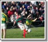 Peadar Gardiner manages to get this ball through the Kerry defence in the 1st round of the 2007 Allianz National Football League in McHale Park Castlebar. Photo:  Michael Donnelly