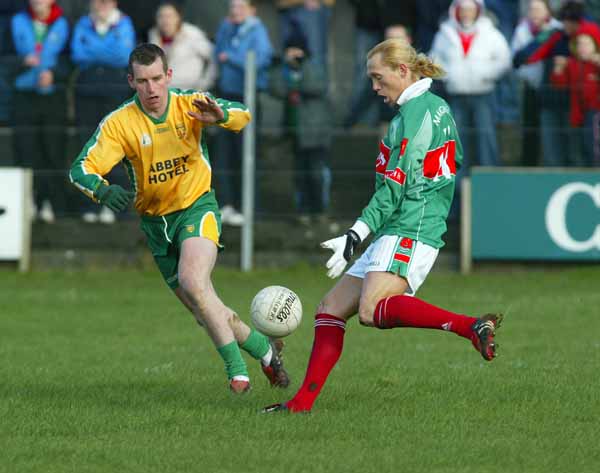Ciaran McDonald sets another attack for Mayo against Donegal in the Allianz National Football League Div 1A in James Stephens Park Ballina. Photo: Michael Donnelly