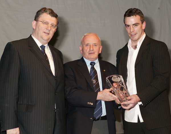 Tommy Moran President GAA Connacht Council presents the Connacht Sportswriters monthly award for April to Padraig Joyce, at the Connacht Sportswriters Presentation Dinner in the TF Royal Hotel and Theatre Castlebar, for his National League display; included in photo on left is Pat Jennings TF Royal Hotel and Theatre (sponsor at the Connacht GAA Sportswriters Awards). Photo Michael Donnelly 