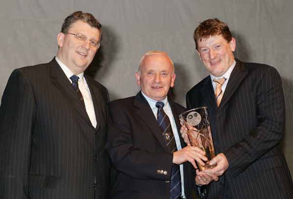 Tommy Moran President GAA Connacht Council presents the Connacht Sportswriters monthly award  for May to Shane Curran, at the Connacht GAA Sportswriters Presentation Dinner in the TF Royal Hotel and Theatre Castlebar, included in photo on left is Pat Jennings TF Royal Hotel and Theatre (sponsor at the Connacht GAA Sportswriters Awards). Photo Michael Donnelly 

