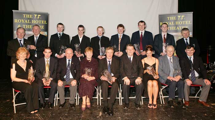 Recipients and representatives of the monthly winners of the Connacht Sportswriters monthly awards pictured at the Connacht Sportswriters Presentation  Dinner in the TF Royal Hotel and Theatre Castlebar, front from left: Nancy Heaney on behalf of David Heaney; Kerril Wade Galway (September); Tommy Moran President GAA Connacht Council; Peggy and Danny McDonald on behalf of Ciaran Mc Donald, Mayo (July and overall winner); Pat Jennings TF Royal Hotel and Theatre (sponsor); Annette Clarke  Galway (October); George Mortimer on behalf on his grandson  Trevor Mortimer, Mayo (August); and John Prenty Secretary Connacht Council; at back: Michael Meehan Snr for Michael Meehan Galway(March); Val Heaney, for David Heaney (Mayo); Austin OMalley Mayo (February); Padraic Joyce Galway (April); Paul Severs, Sligo (January); Shane Curran  Roscommon  (May); Joe Rabbitte  Galway Hurling (November); Enda Devenney, Ballina Stephenites, (December) and Michael McDonnell PRO GAA Connacht Council. Photo Michael Donnelly  