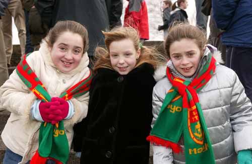 Braving the Cold at the Mayo v Donegal Allianz National League Football Div 1A match in James Stephens Park Ballina, from left Niamh Durkan, Sinead Noone and Louise Hennigan, Ballina. Photo Michael Donnelly 