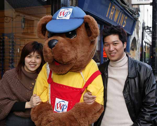 Cindy and Zhong Lee  Charlestown, who was celebrating his 27th Birthday met Newsybear in Castlebar last Saturday. Photo Michael Donnelly.