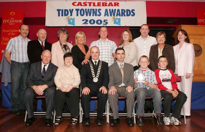 Winners in the Hanging Backets section of the Castlebar Tidy Towns Competition pictured at the presentation of prizes in the TF Royal Hotel and Theatre Castlebar, front from left: Francis Brennan CRCfm; Celia Webb, Committee; Cllr Blackie Gavin, Mayor of Castlebar Town Council; Ronan Ward, Chairman Castlebar Tidy Town; Liam Corcoran, and Tommy Corcoran of Caragh House 1st prize; At back from left:
Des Corcoran, Carragh House;  Cllr Michael Kilcoyne; Anna O'Malley Dunlop, An Taisce Anne O'Loughlin; Adrain Roache, Eileen and Anthony Leneghan (Linenhall St) 2nd; Kitty Whyte, Rose Garden B&B  3rd and Mary Fahey Tighe treasurer Castlebar Tidy Town committee.  Photo: Michael Donnelly.
